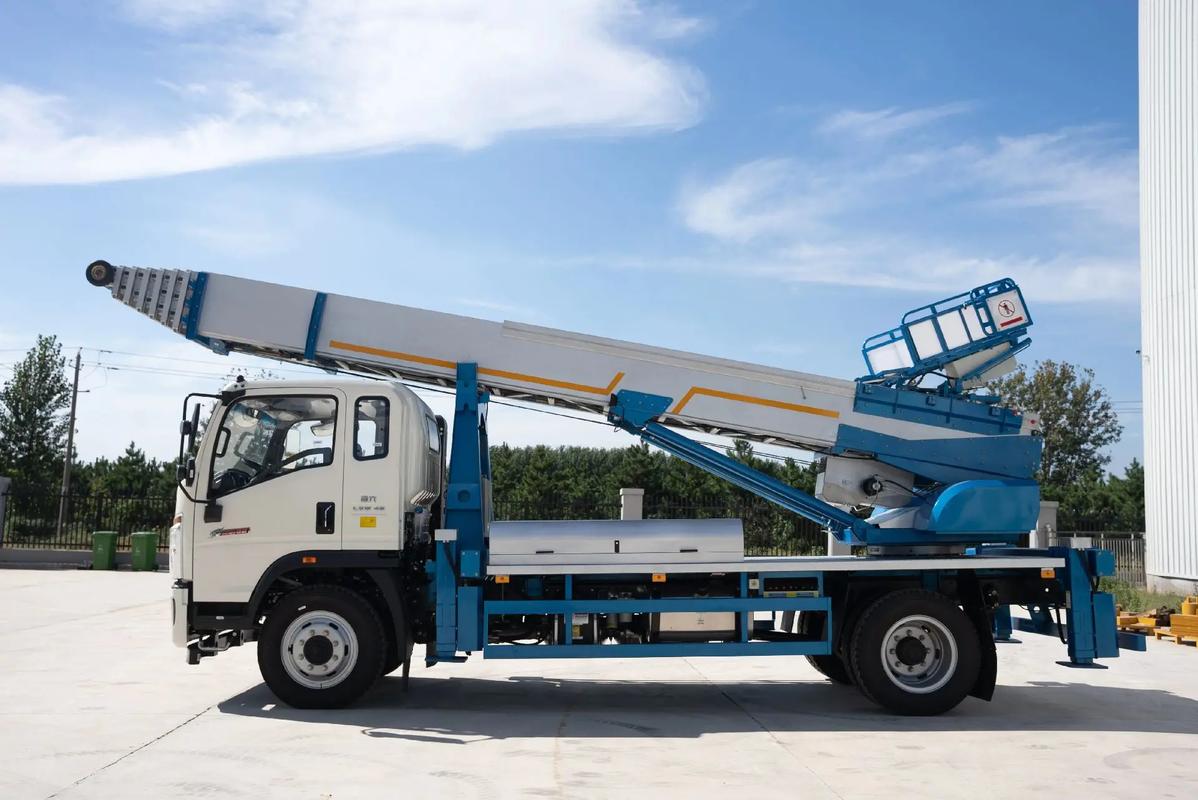 宁都县云梯上料车租赁费用