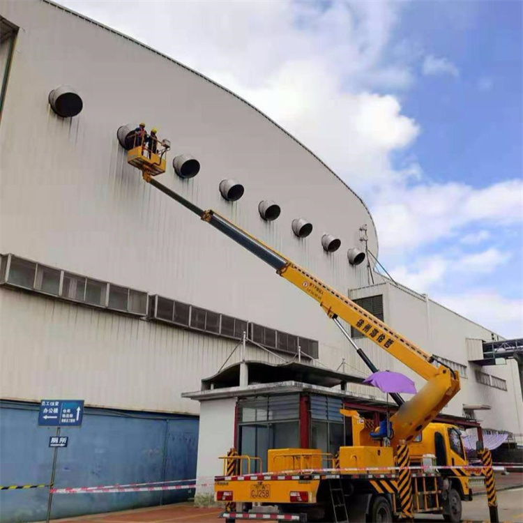 宁都县高空作业车出租服务：专业广告牌安装解决方案